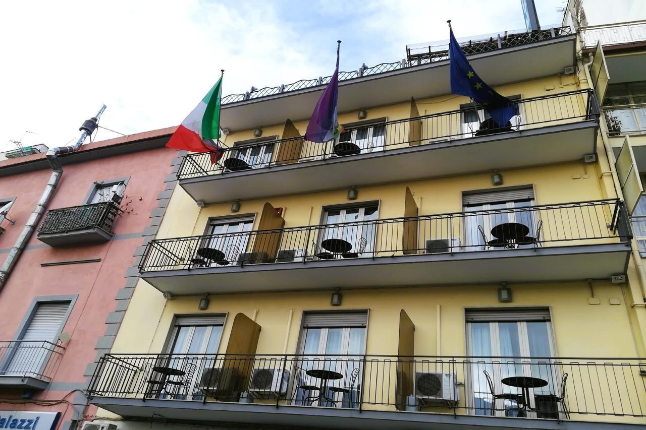 Hotel Leopardi Napoli Esterno foto