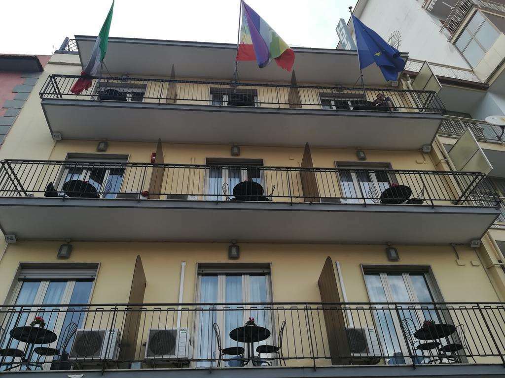 Hotel Leopardi Napoli Esterno foto